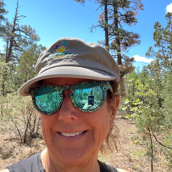 Meet your Posher, Cindee - Picture 1 of 2